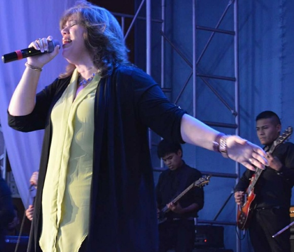 Meet your Posher, Dee - Picture 4 of 4